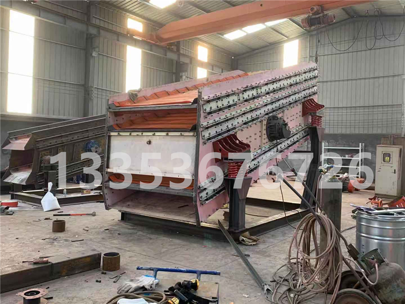 細(xì)粉分級方形搖擺篩和沸騰弛張篩的特點(diǎn)結(jié)構(gòu)原理的對比1 細(xì)粉分級方形搖擺篩和沸騰弛張篩的特點(diǎn)結(jié)構(gòu)原理的對比1